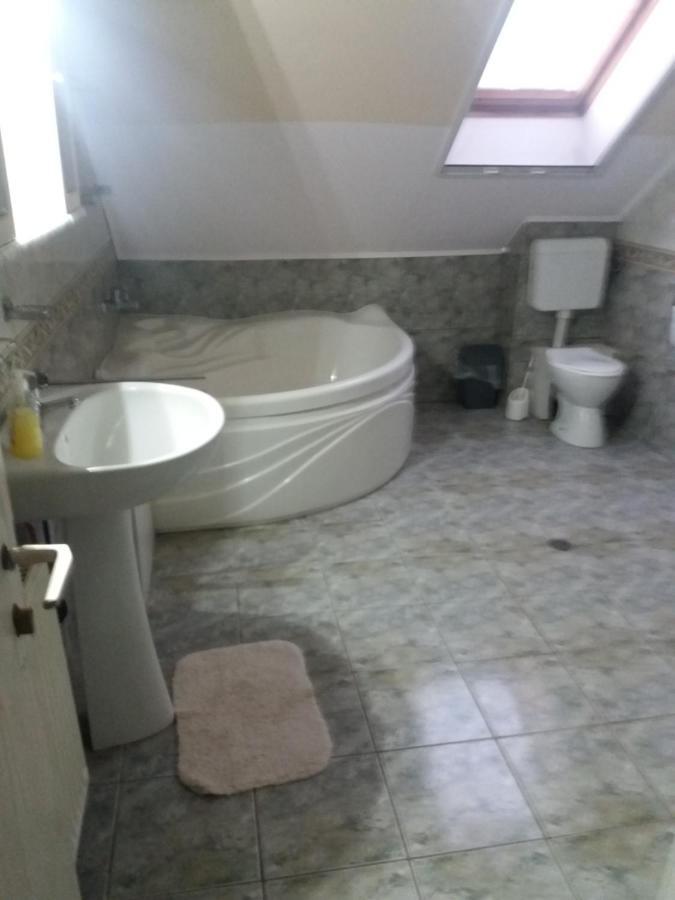 Cazare Neu-Arad Autostrada Apartman Kültér fotó